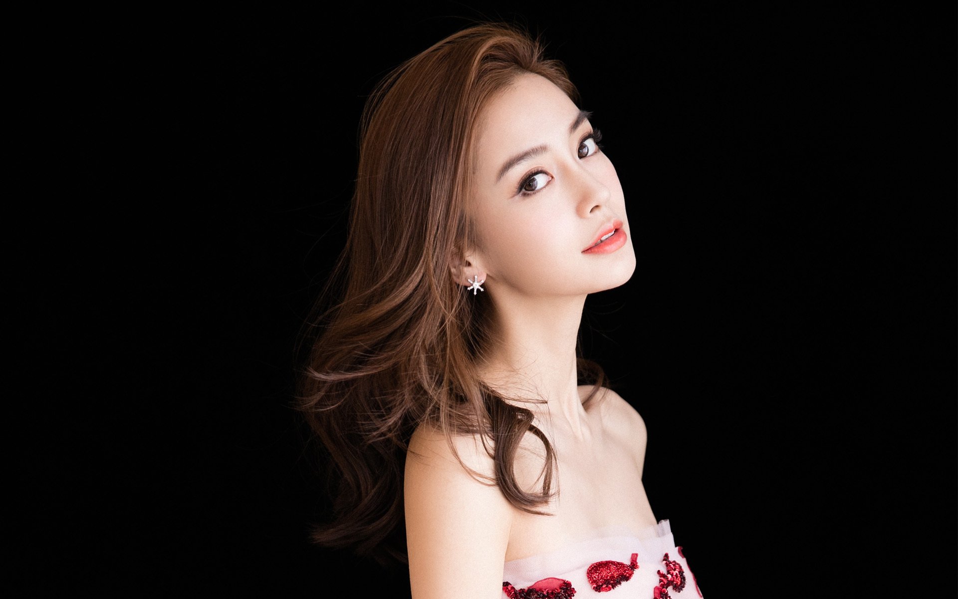 科比：用汗水浇灌出的是永不凋谢的篮球传奇！，spalding科比篮球